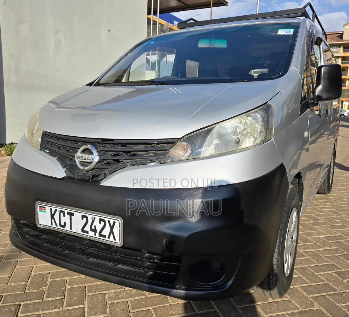 Nissan NV200 2011