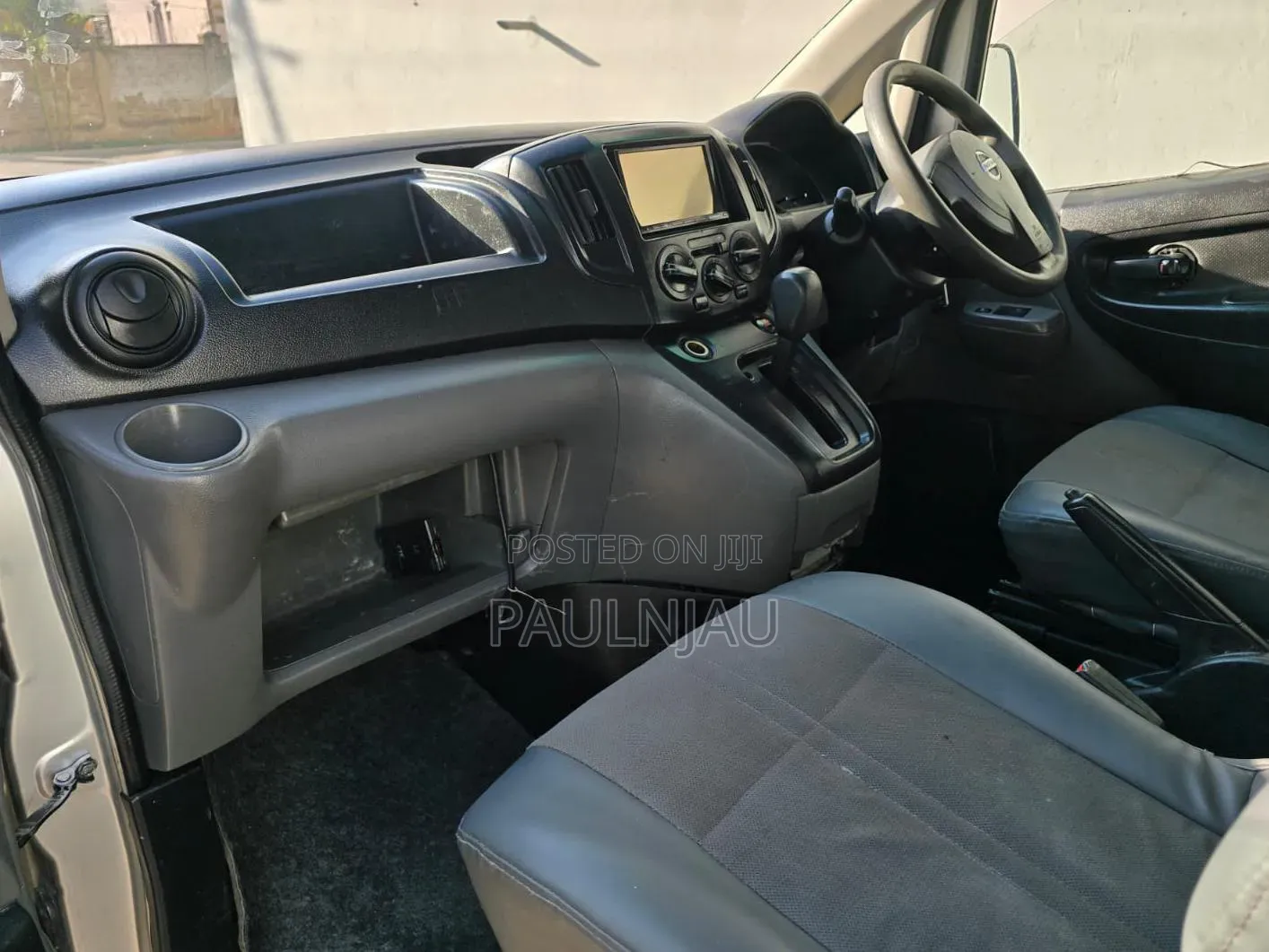 Nissan NV200 2011