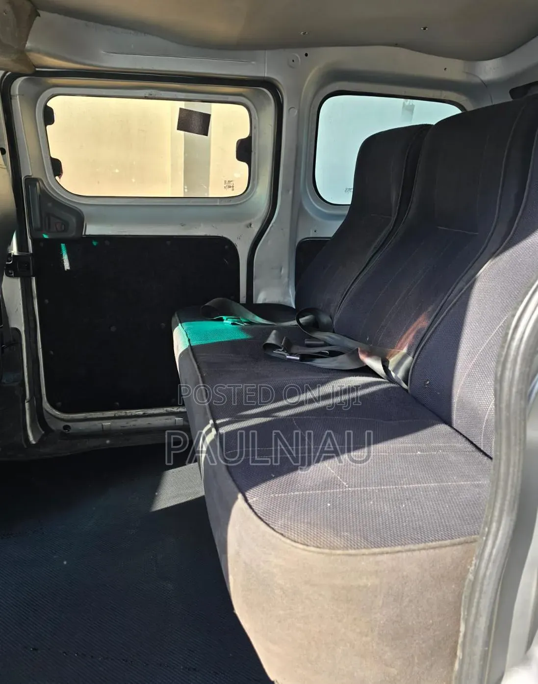 Nissan NV200 2011