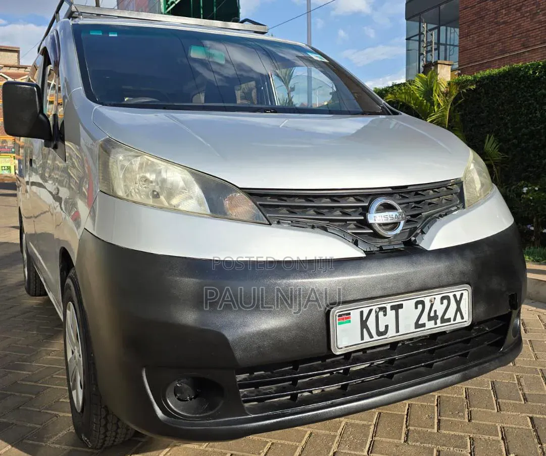 Nissan NV200 2011