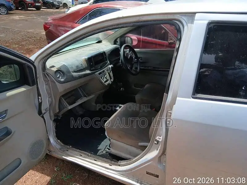 Toyota Pixis 2012 Silver