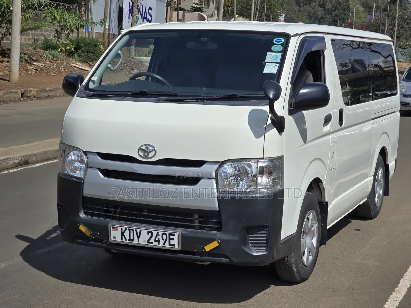 Toyota HiAce 2019 White