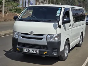 Toyota HiAce 2019 White