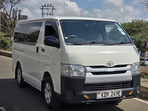 Toyota HiAce 2019 White