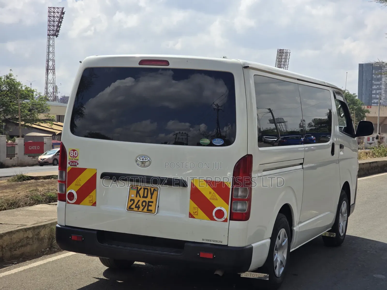 Toyota HiAce 2019 White