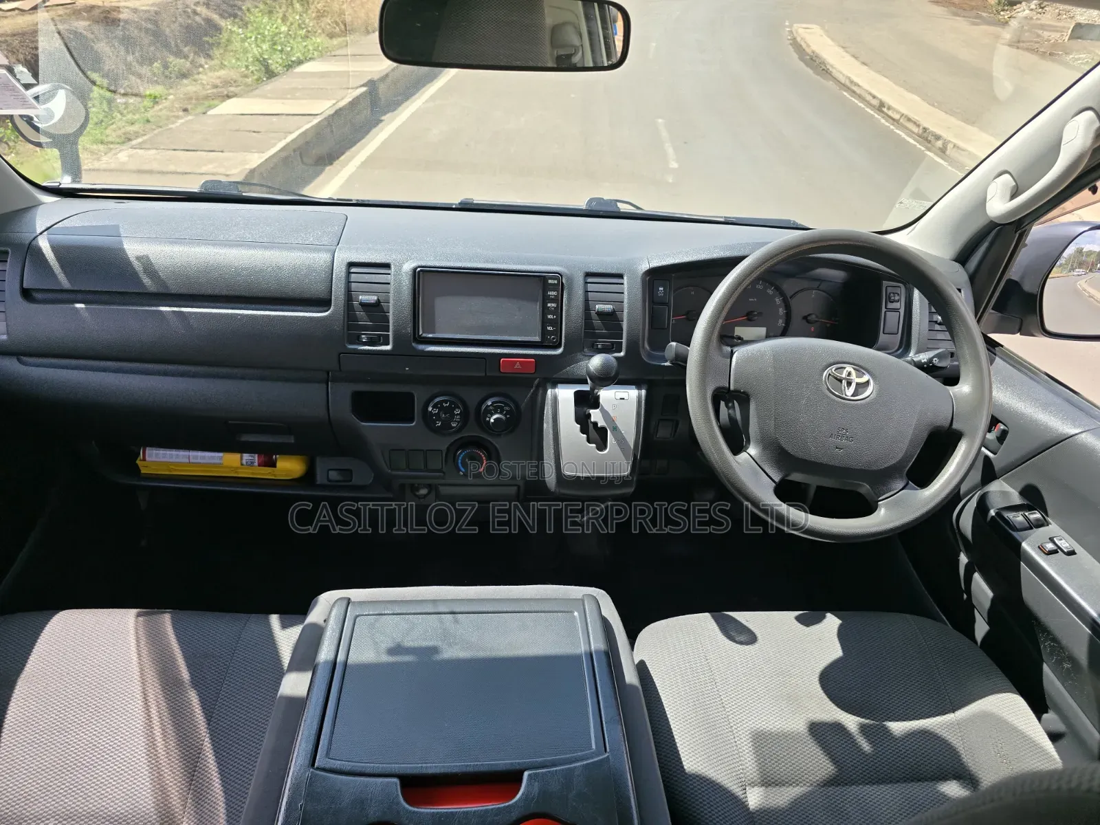 Toyota HiAce 2019 White
