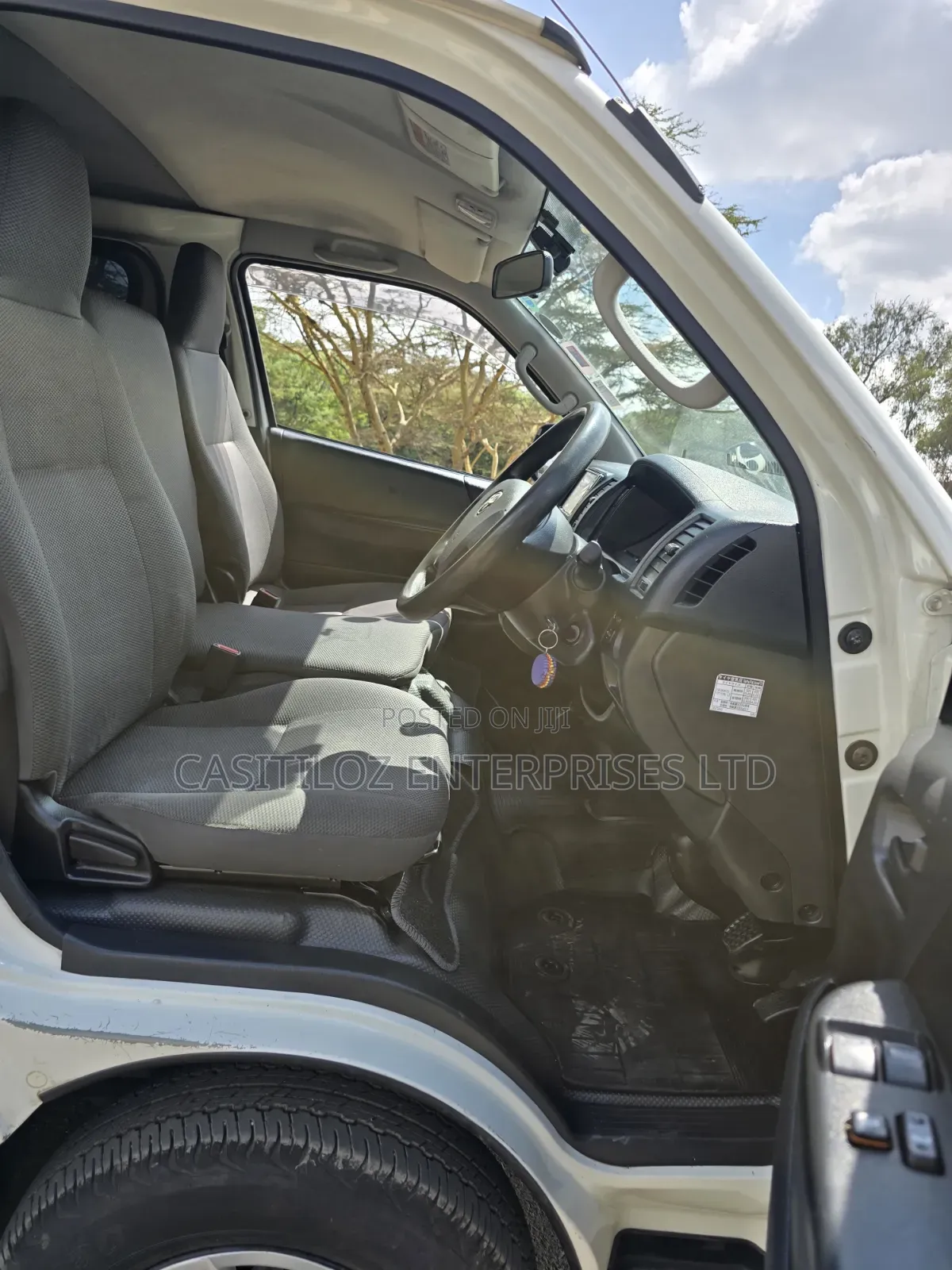 Toyota HiAce 2019 White