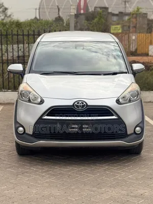 Toyota Sienta 2018 Silver