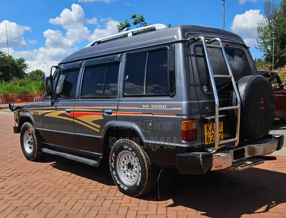 Mitsubishi Pajero Junior 1998