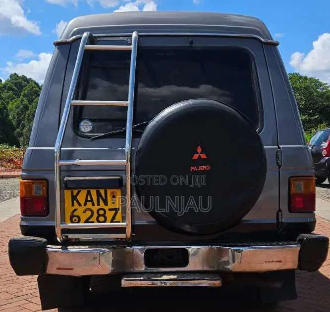 Mitsubishi Pajero Junior 1998
