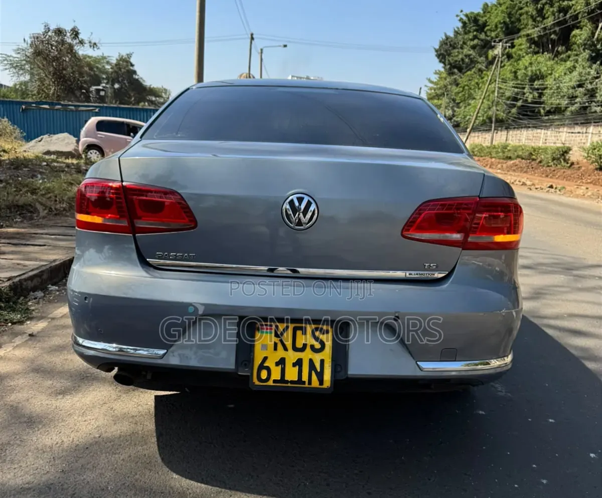 Volkswagen Passat 2012 Gray