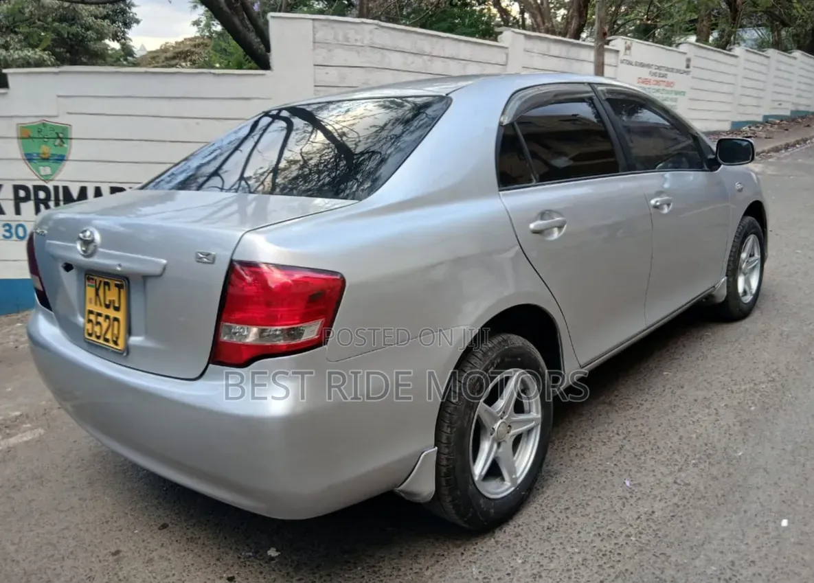 Toyota Axio 1.5 X 2WD 2010 Silver