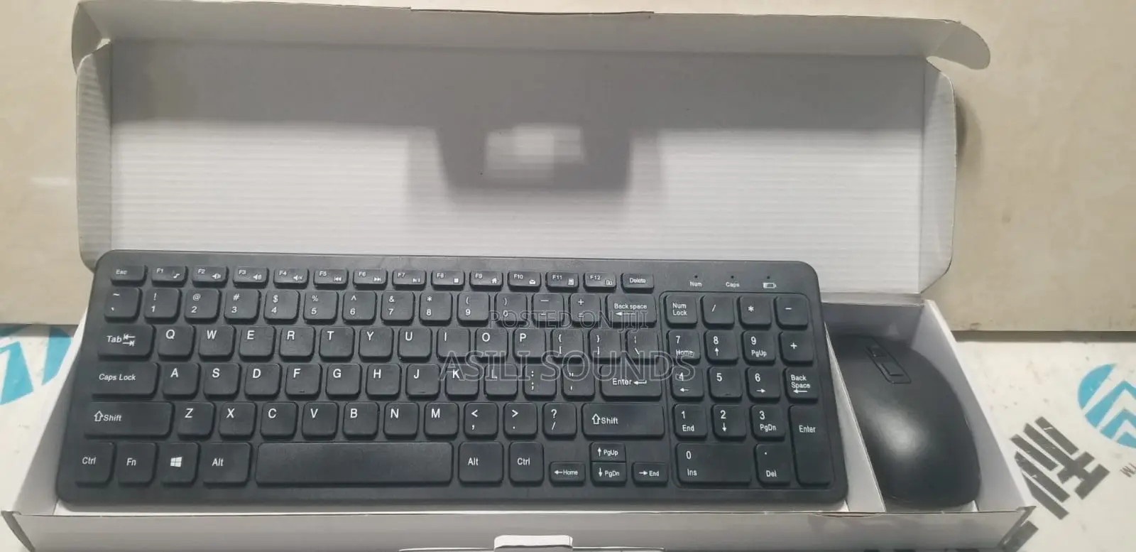GKM 520 Wireless Keyboard With a Mouse