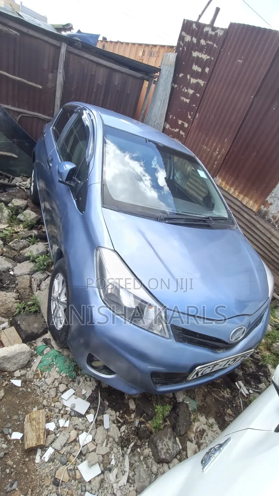 Toyota Vitz 2011 Blue
