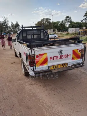 Mitsubishi L200 1996 White