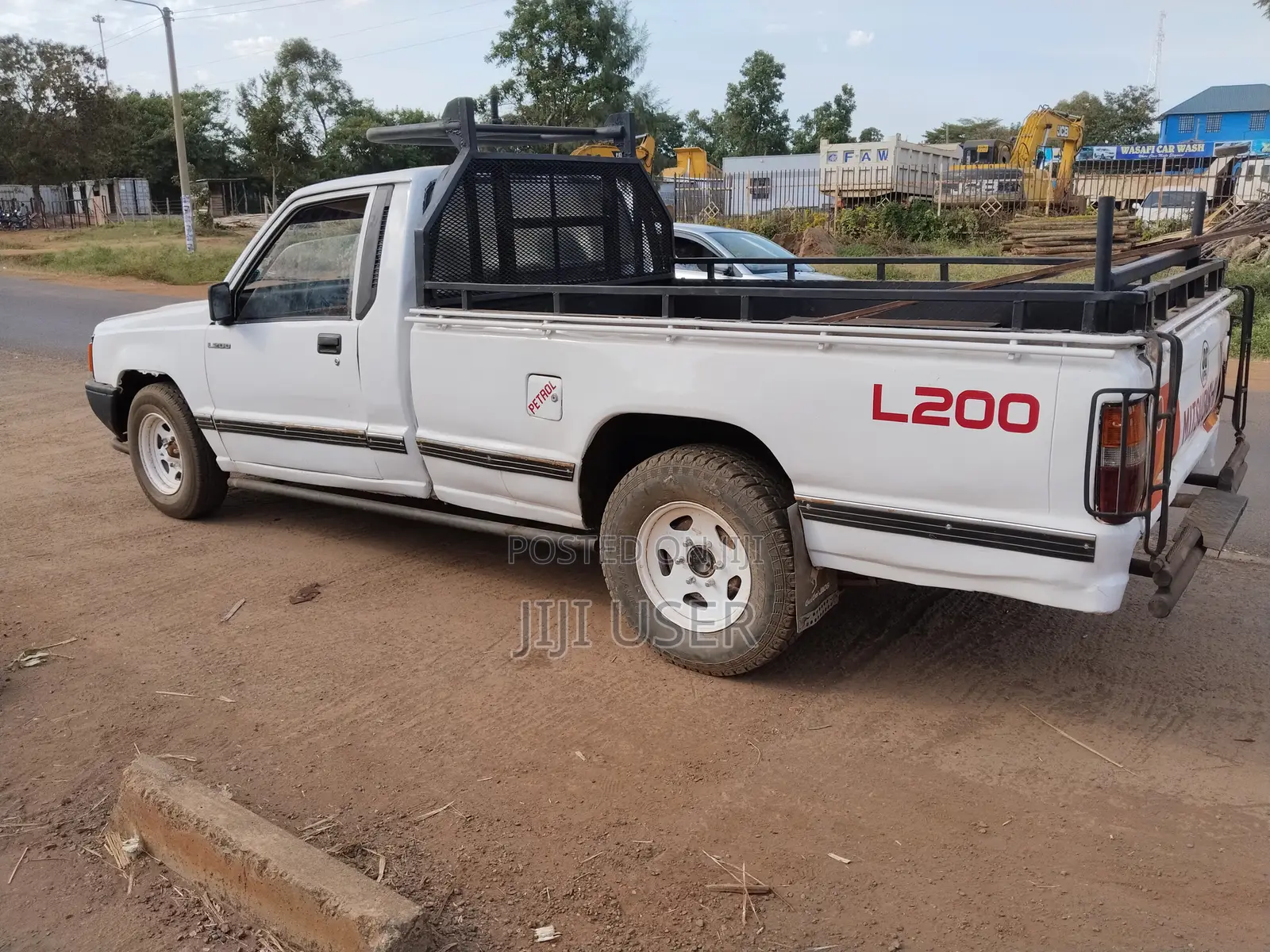 Mitsubishi L200 1996 White