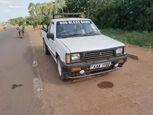 Mitsubishi L200 1996 White