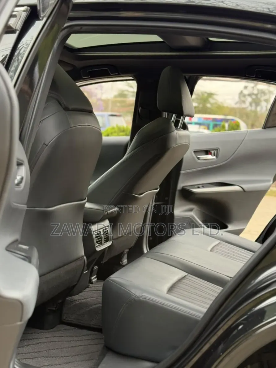 Toyota Harrier 2.0 2020 Black