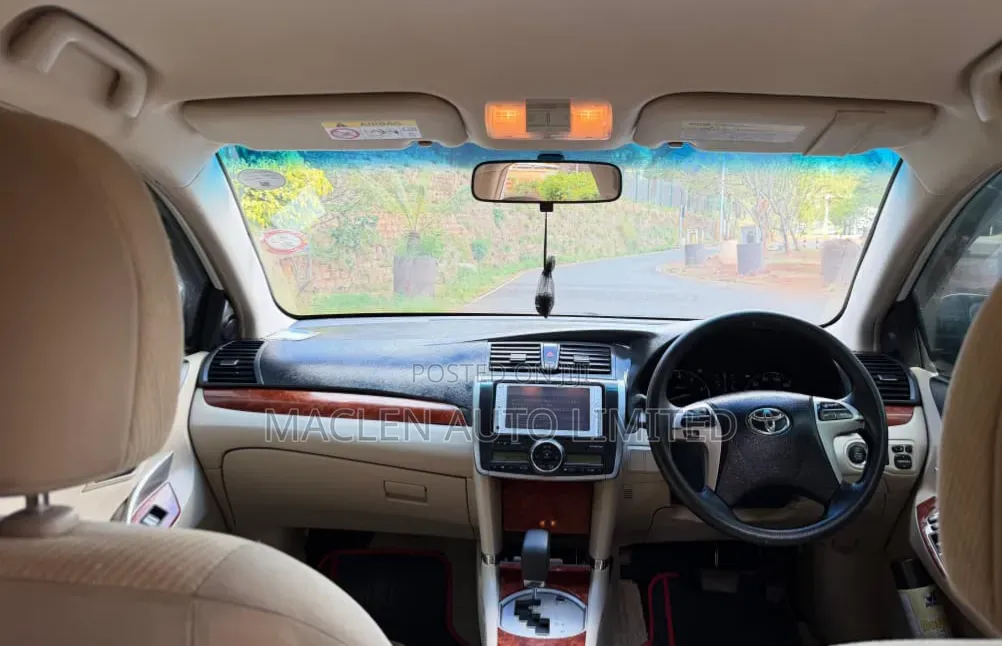 Toyota Premio 2014 White