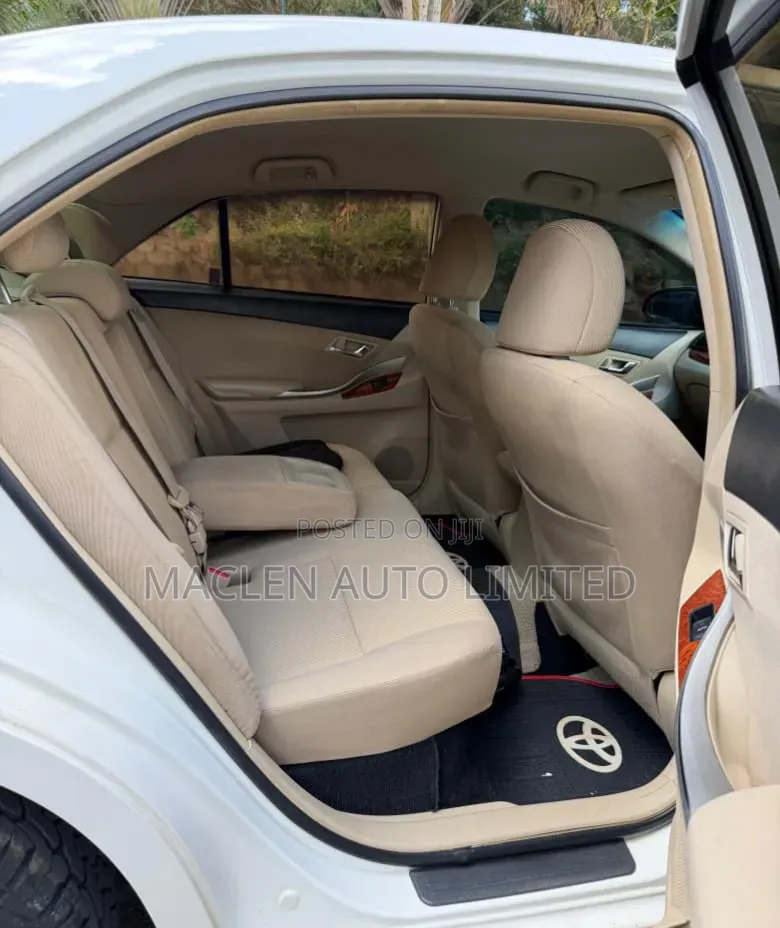 Toyota Premio 2014 White