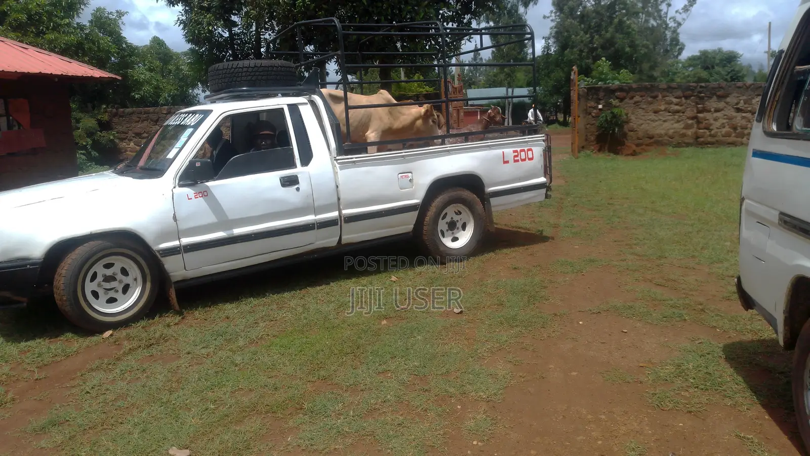 Mitsubishi L200 1996 White