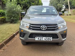 Toyota Hilux 2025 Gray