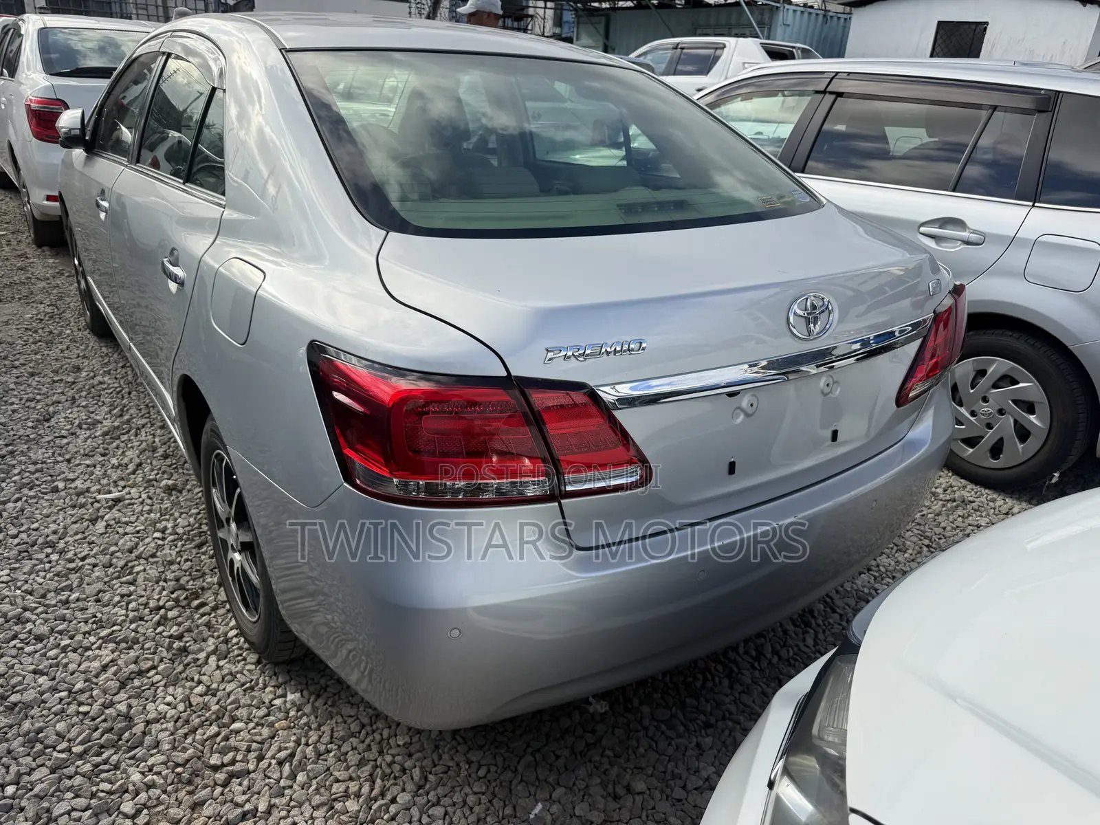 Toyota Premio 2019 Silver