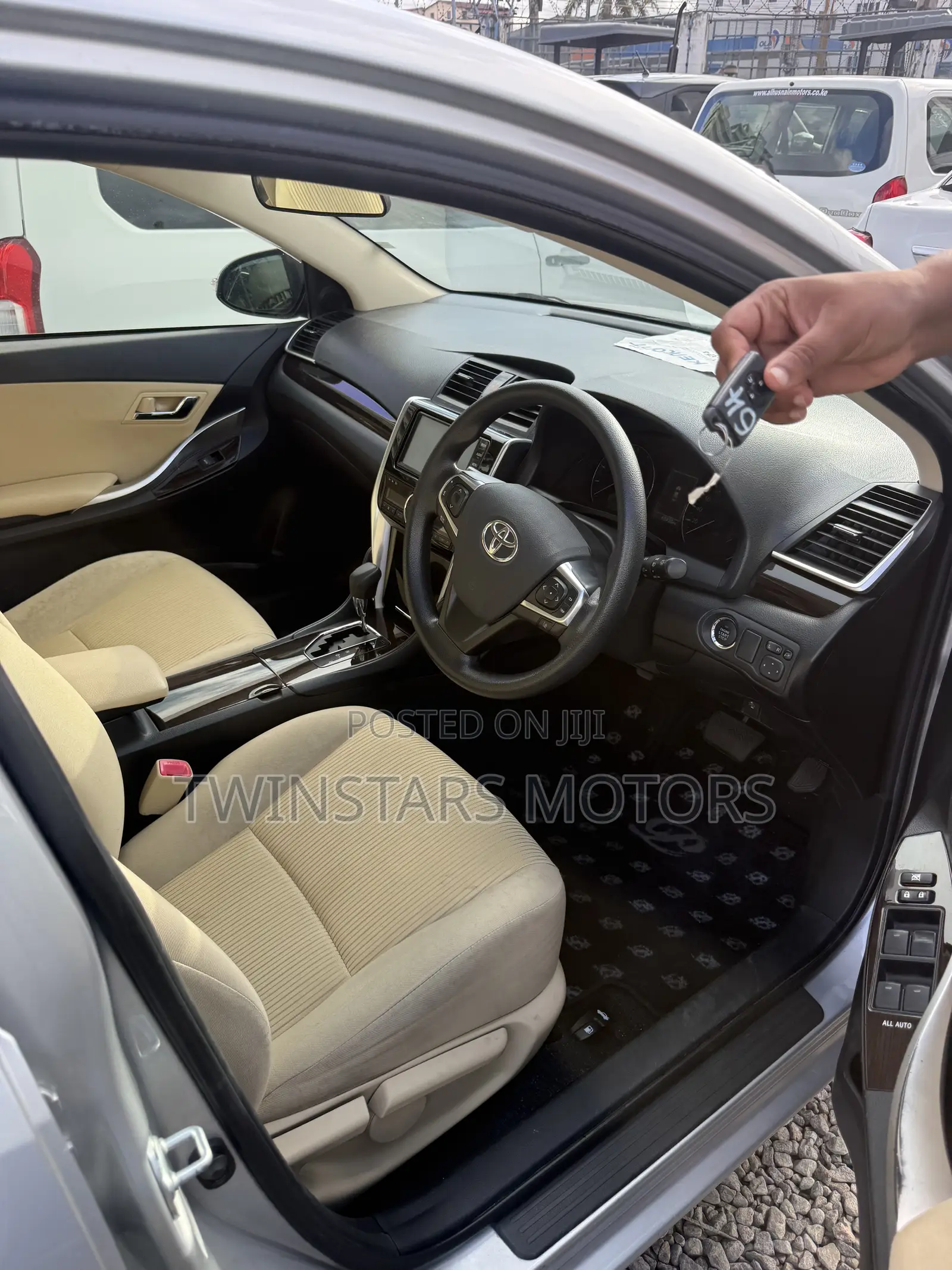 Toyota Premio 2019 Silver