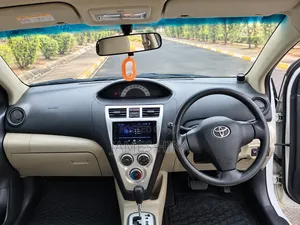 Toyota Belta 2007 Pearl