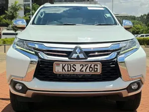 Mitsubishi Pajero 2022 White