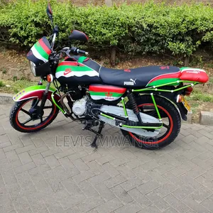Bajaj Boxer 150 UG 2022 White