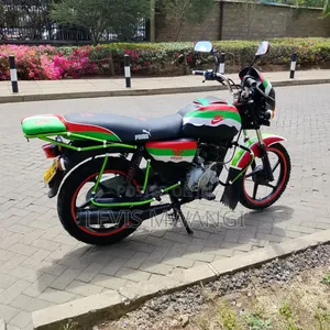 Bajaj Boxer 150 UG 2022 White