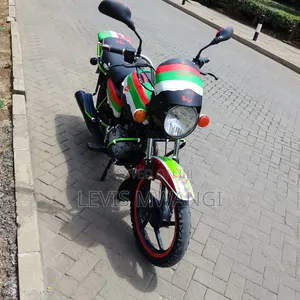 Bajaj Boxer 150 UG 2022 White