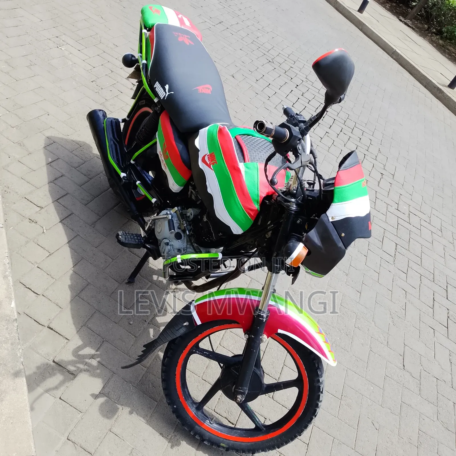 Bajaj Boxer 150 UG 2022 White
