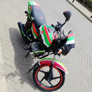 Bajaj Boxer 150 UG 2022 White
