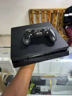 PS4 Slim 1TB