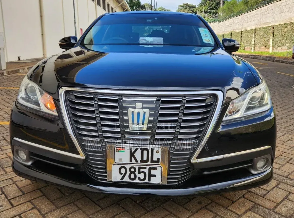 Toyota Crown 2015 Black