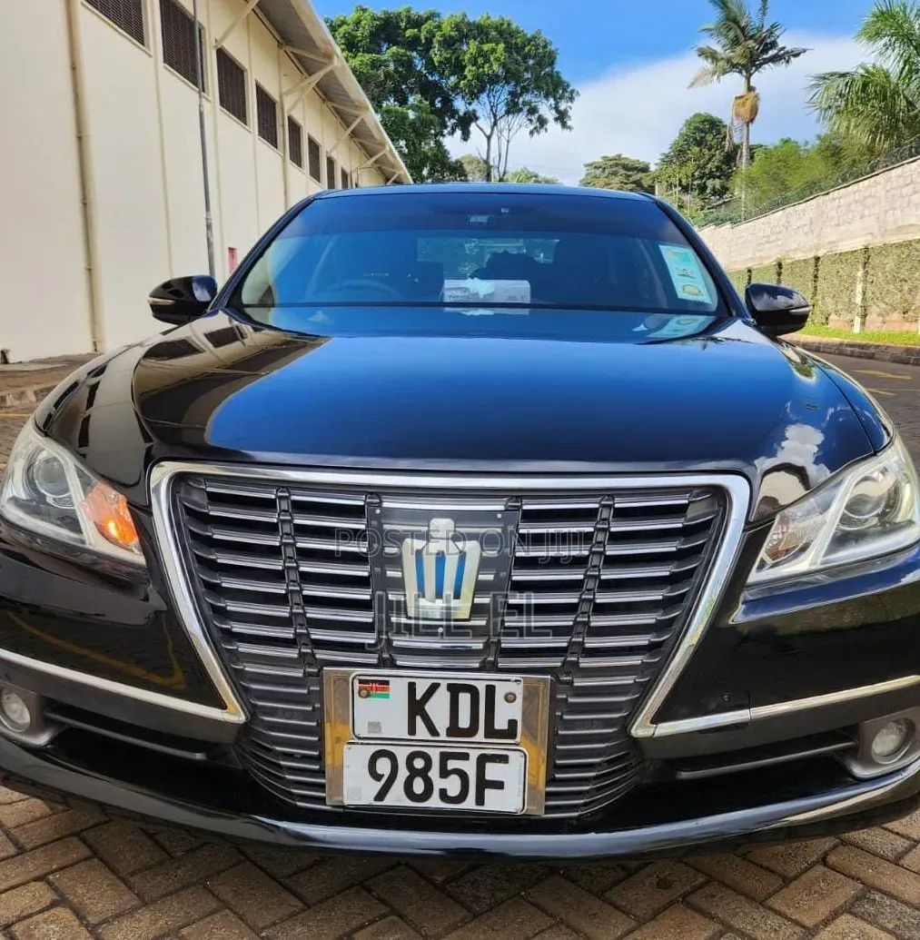 Toyota Crown 2015 Black