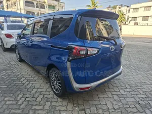 Toyota Sienta 2020 Blue