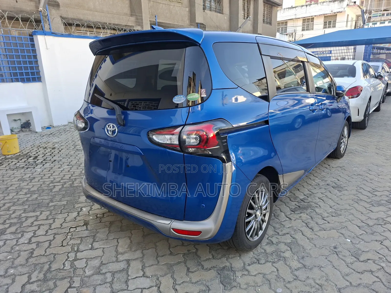 Toyota Sienta 2020 Blue