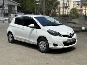 Toyota Vitz 1.3 FWD 3dr 2013 White