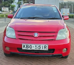 Toyota IST 2004 Red