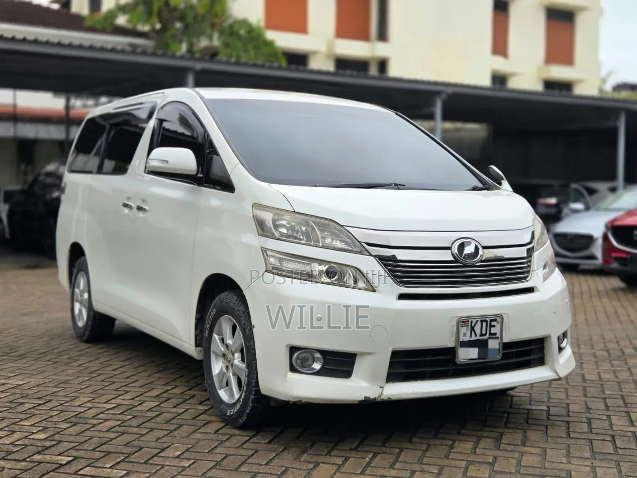 Toyota Vellfire 2014 White