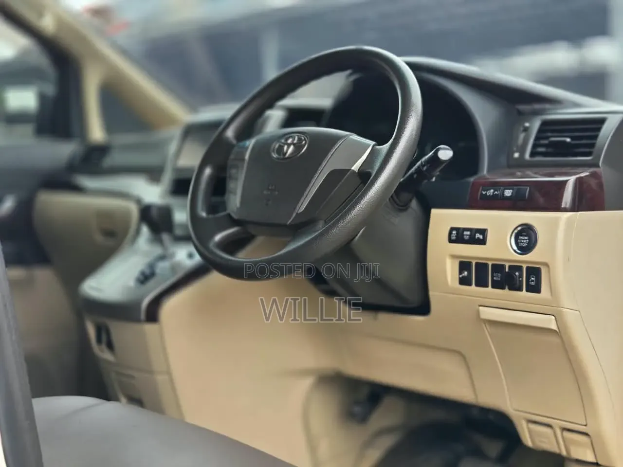 Toyota Vellfire 2014 White