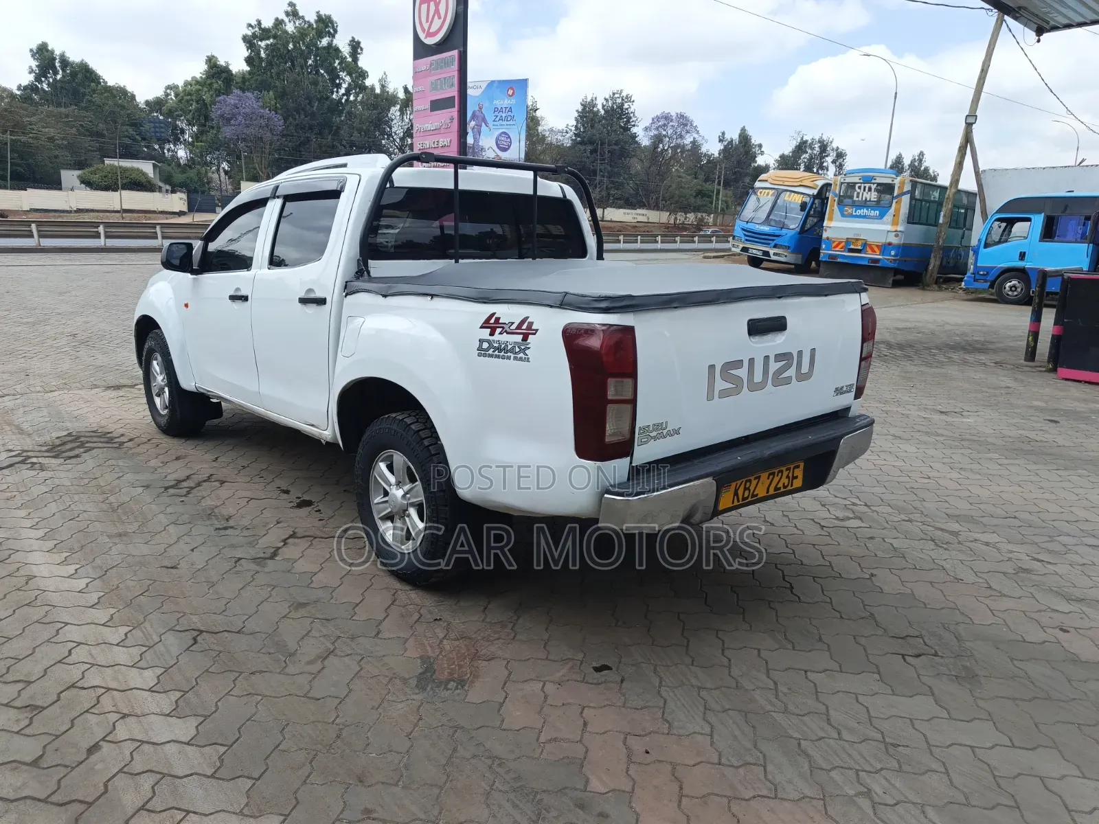 Isuzu D-MAX 2013 White