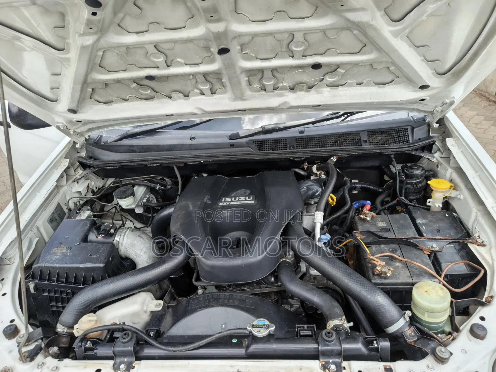 Isuzu D-MAX 2013 White
