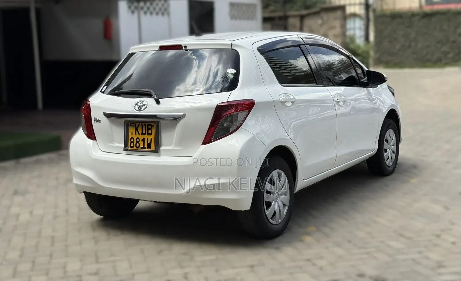 Toyota Vitz 2013 White