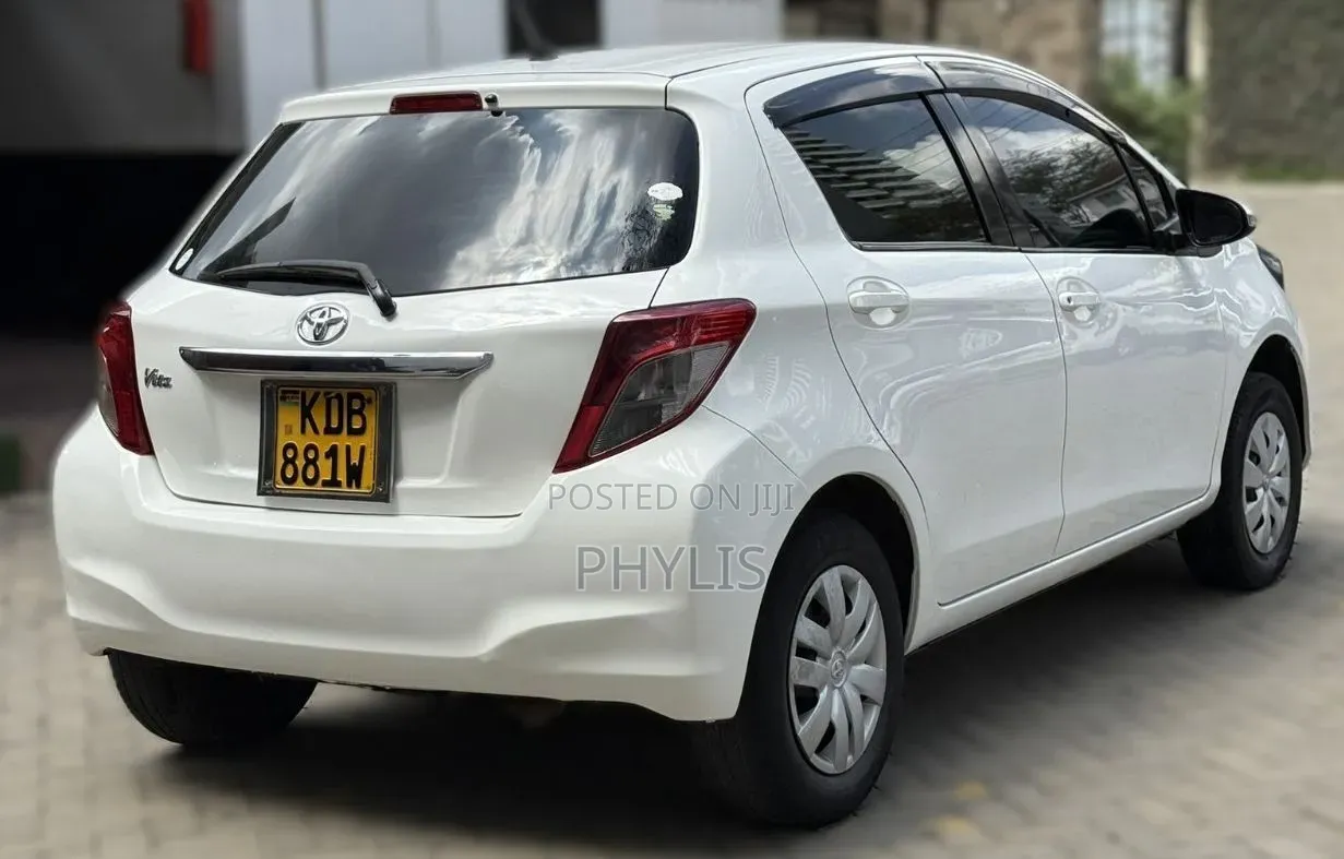 Toyota Vitz 2013 White