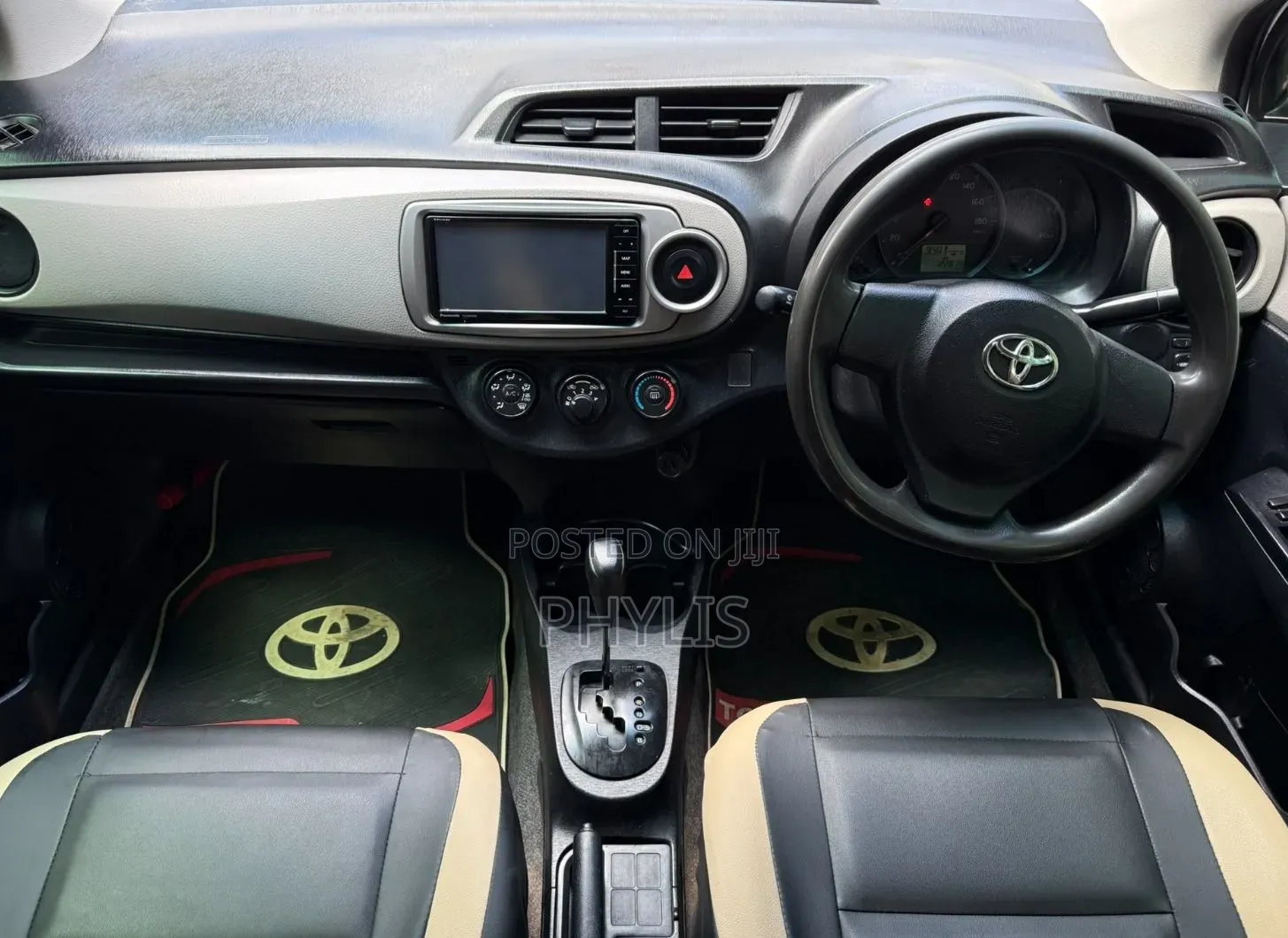 Toyota Vitz 2013 White