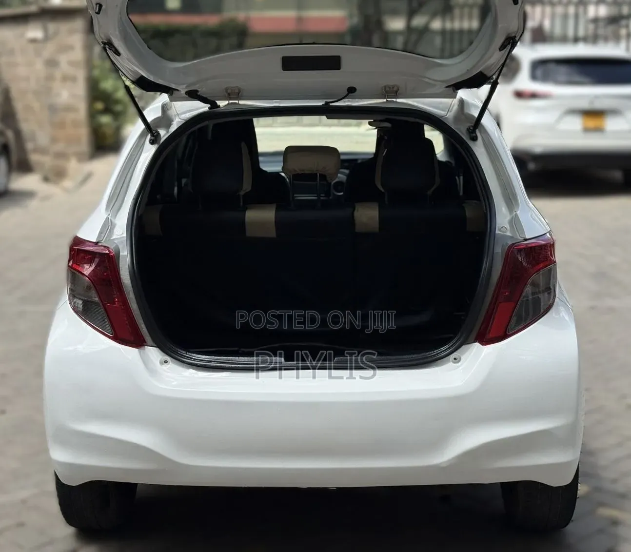 Toyota Vitz 2013 White